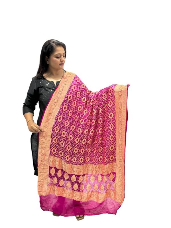 Rani pink Neem Jari Janglo Dupatta in Georgette