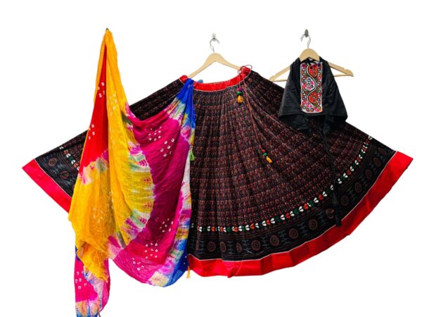 Gamthi lehenga choli with Backless Blouse