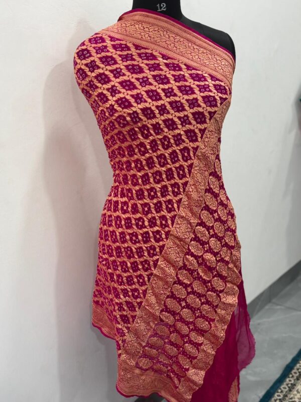 Pink Neem Jari Janglo Dupatta in Georgette