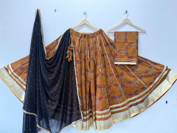 Pure camric cotton heavy lappa border chaniya choli