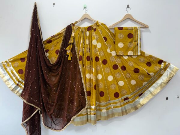 Pure camric cotton heavy lappa border chaniya choli