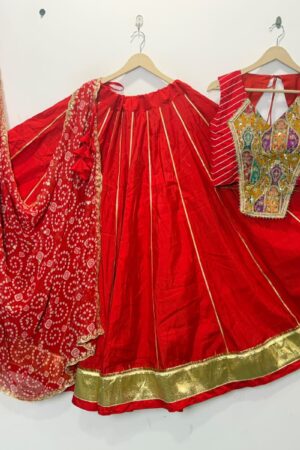Red Traditional Gujarati Navratri Chaniya Choli Set